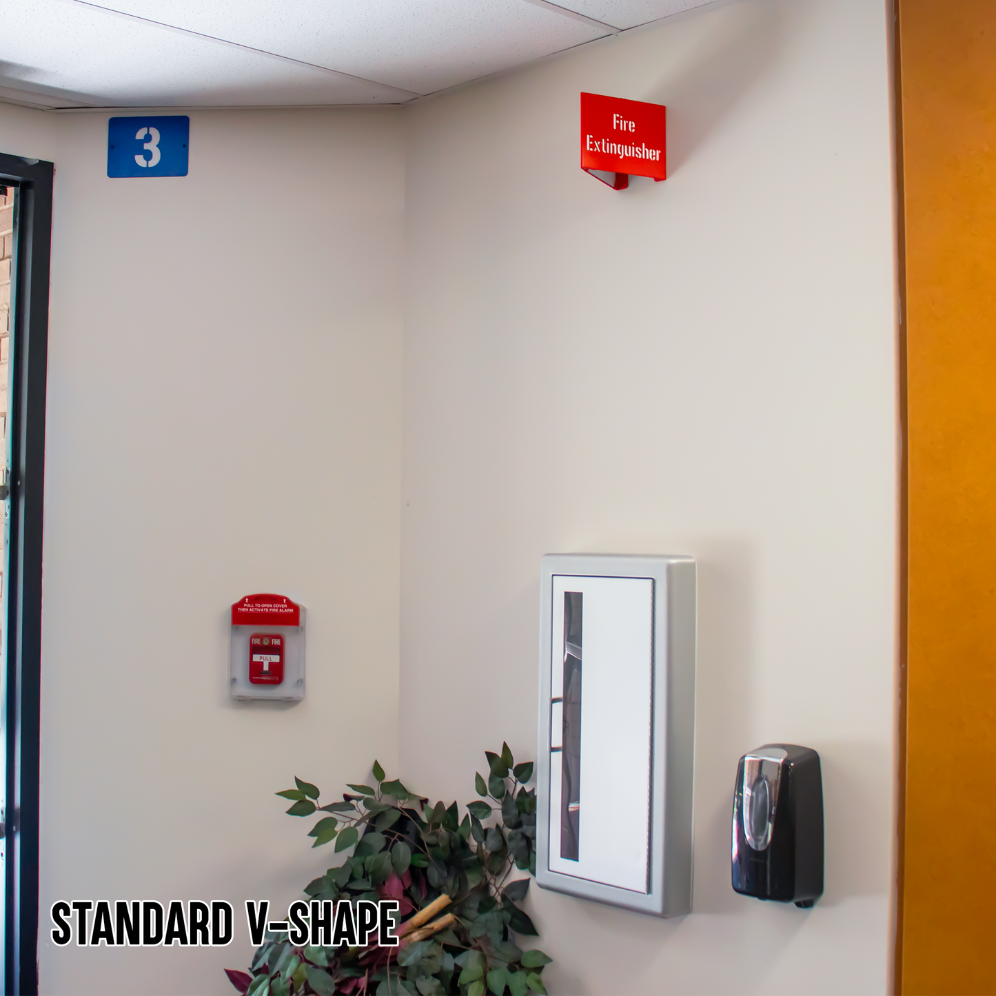 Fire Extinguisher Locator Sign – Reflective Emergency Placard